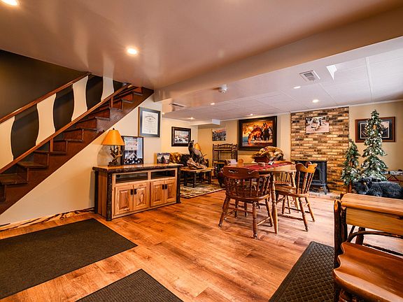 3rd image of 8122 Forest Wood Ln