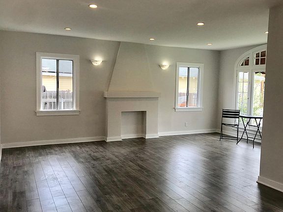 3rd image of 544 N Adams St