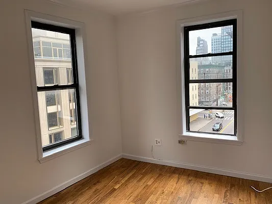 Rented by Salon Realty Corp | media 8