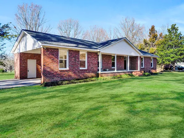 102 Hillcrest Dr, Clinton, SC 29325