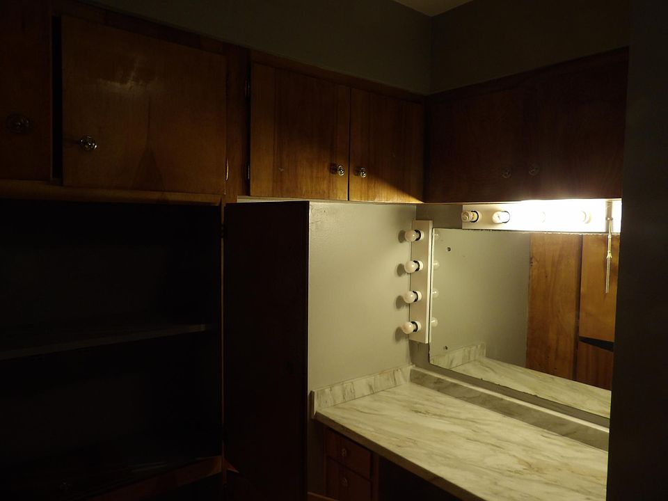1st image of 812 E 15th St #2
