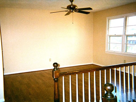 4th image of 42 Tamwood Cir