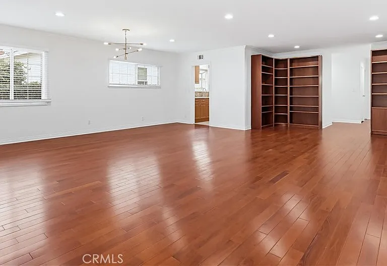 12528 Albers St — Photo 5