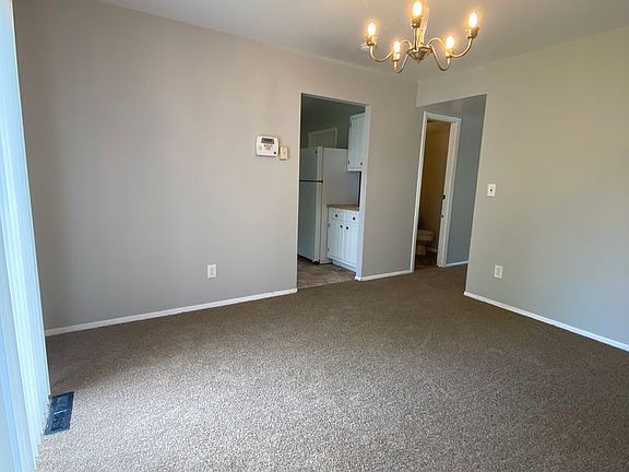 5th image of 1557 Charlestown Dr #L