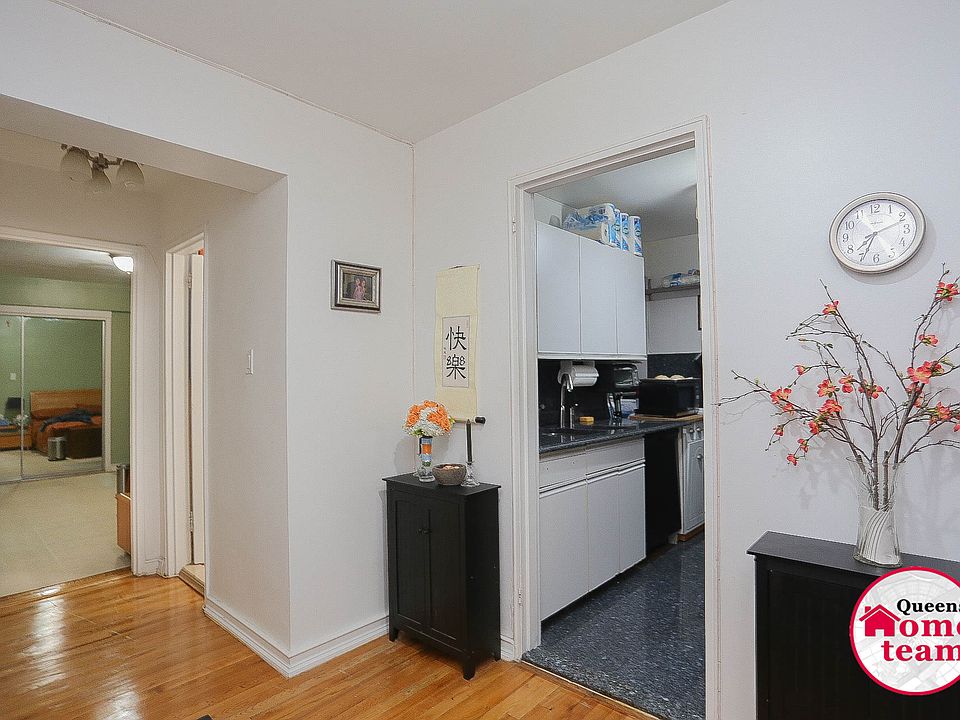 1st image of 11860 Metropolitan Ave