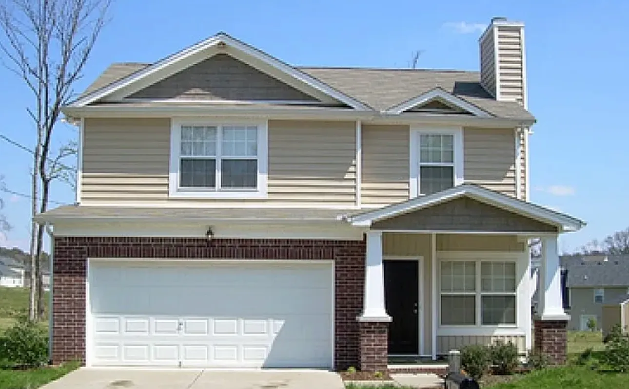 3 bed, 2.5 bath, 1600 sqft, $1,900 — Photo 1