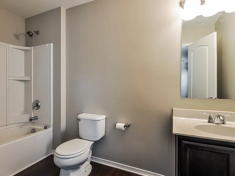 535 Kerriann Ln — Photo 9