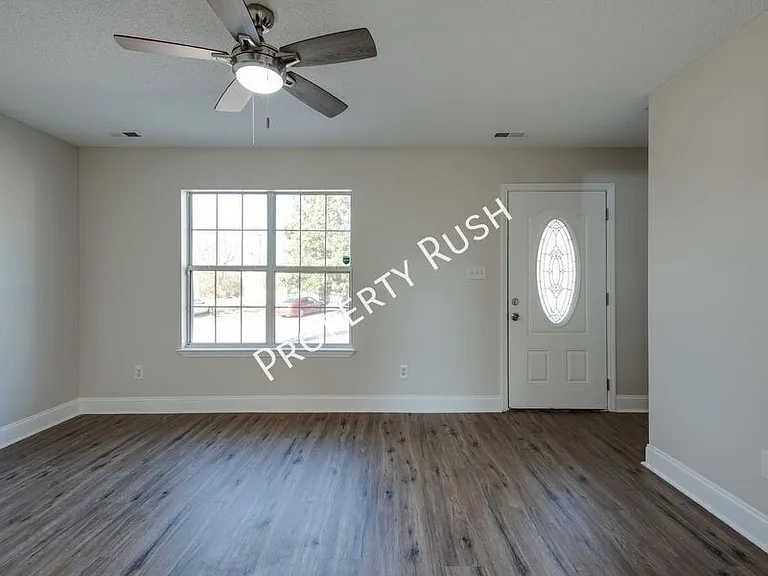 1565 Petty St SE — Photo 6