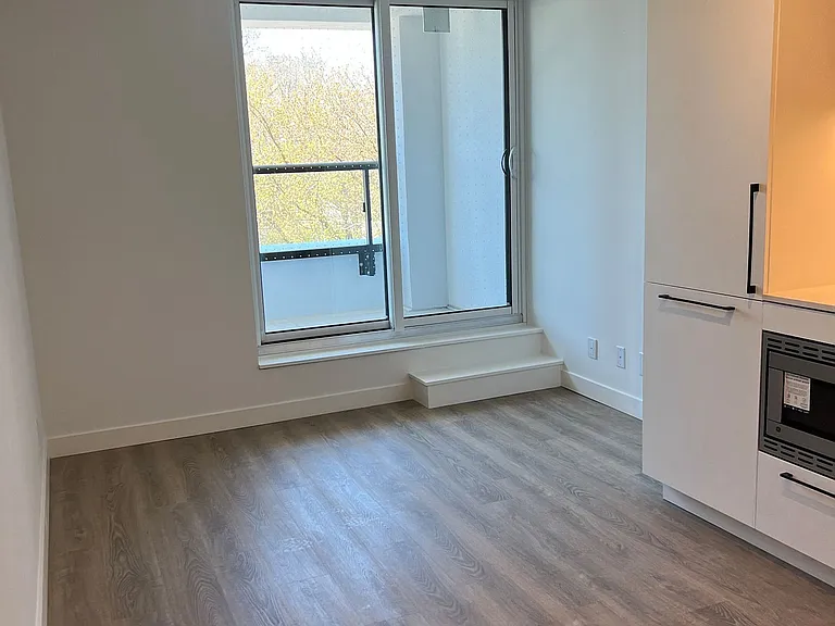 1050 Eastern Ave #322 — Photo 2