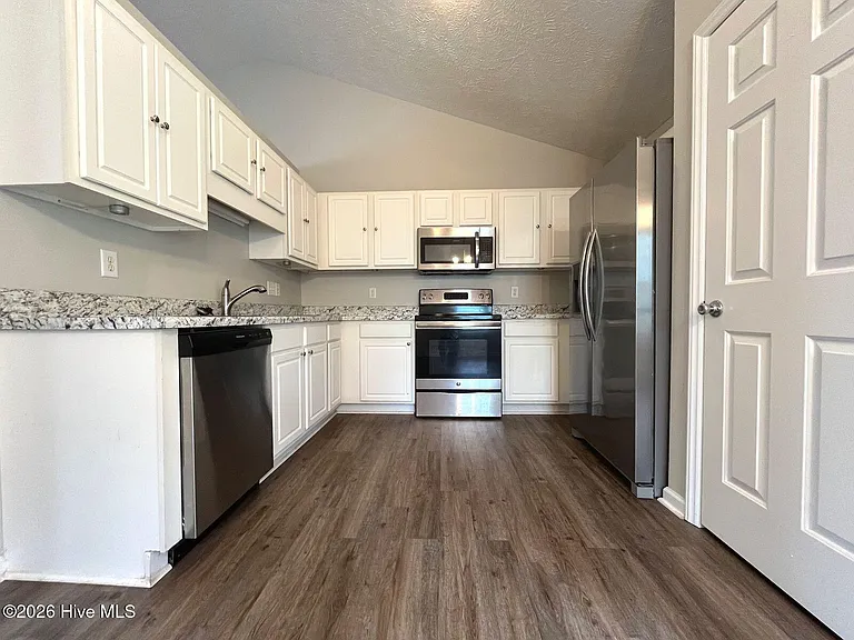 477 Northwoods Dr — Photo 8