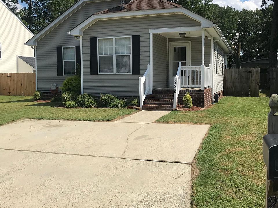 1st image of 228 Abingdon Cir