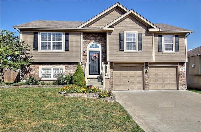 1st image of 1711 NW Nicholas Dr