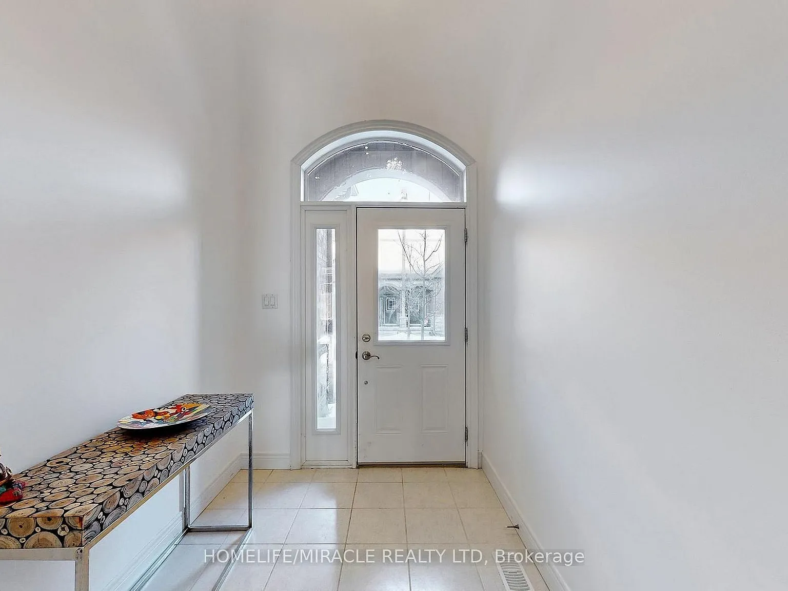 5 bed, $4,990 — Photo 2