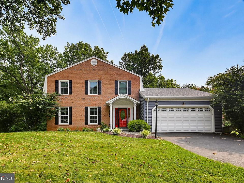 1st image of 8 Bouldercrest Ct