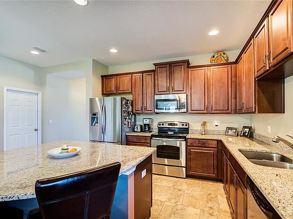 5th image of 2025 Bay Clover Dr