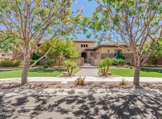 2031 E Crescent Ct, Gilbert, AZ 85298