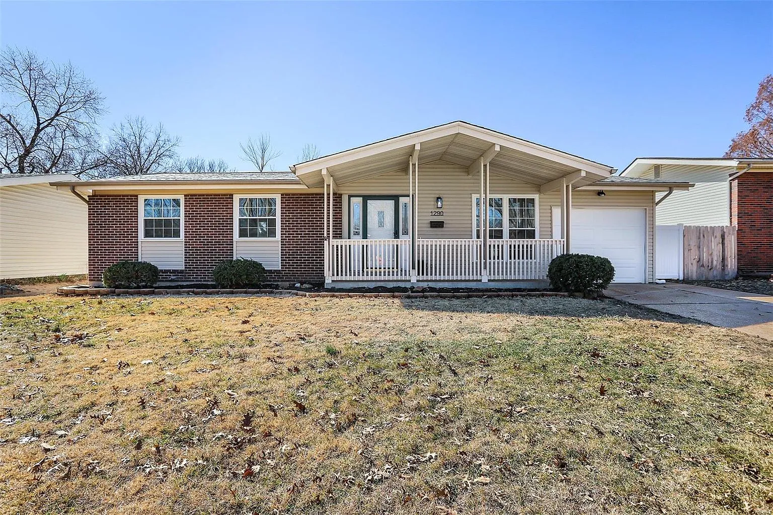 1290 Leisure Dr photo 1