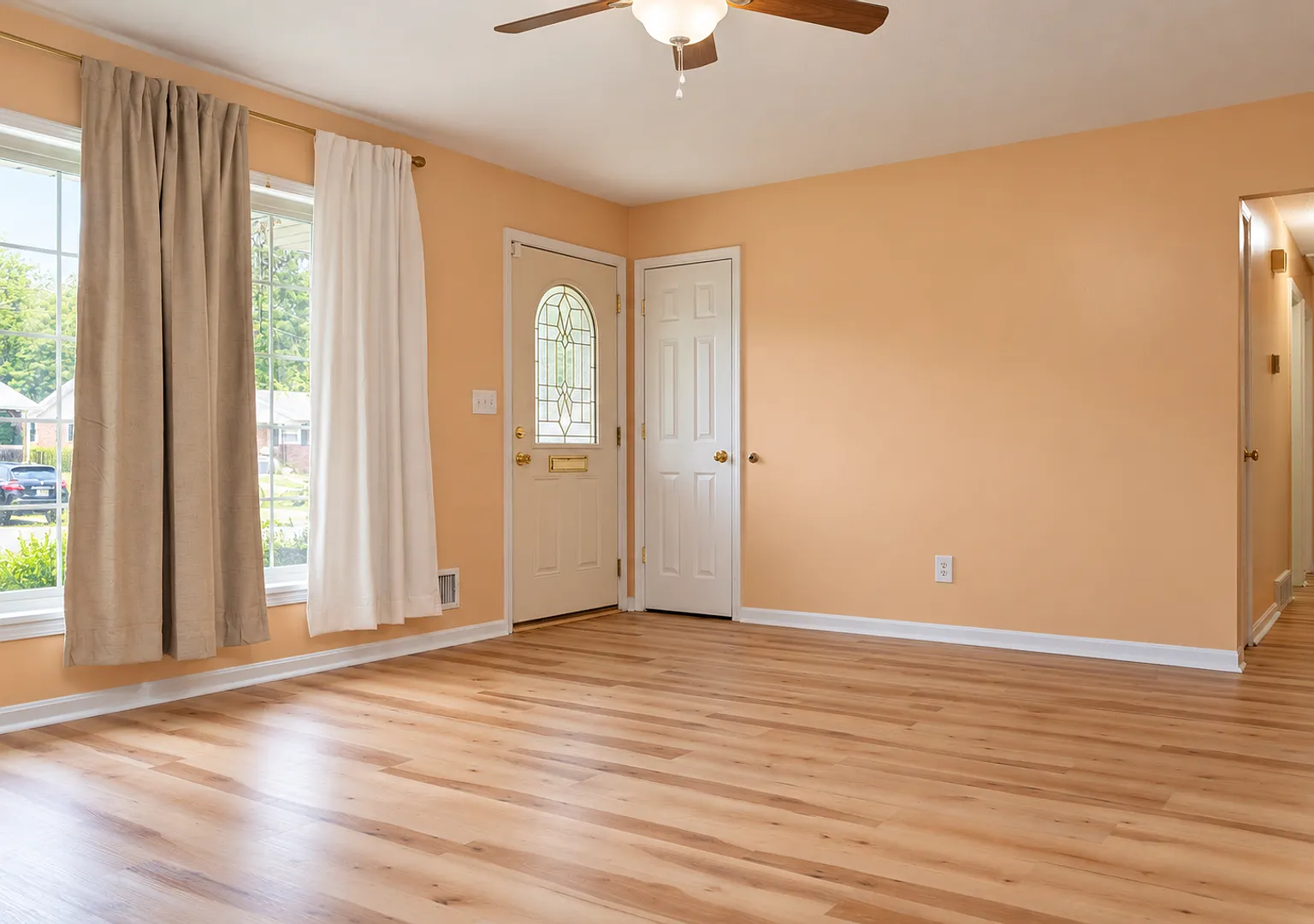Spacious 3-Bedroom Home | 1.5 Baths | Large Yard — Photo 2
