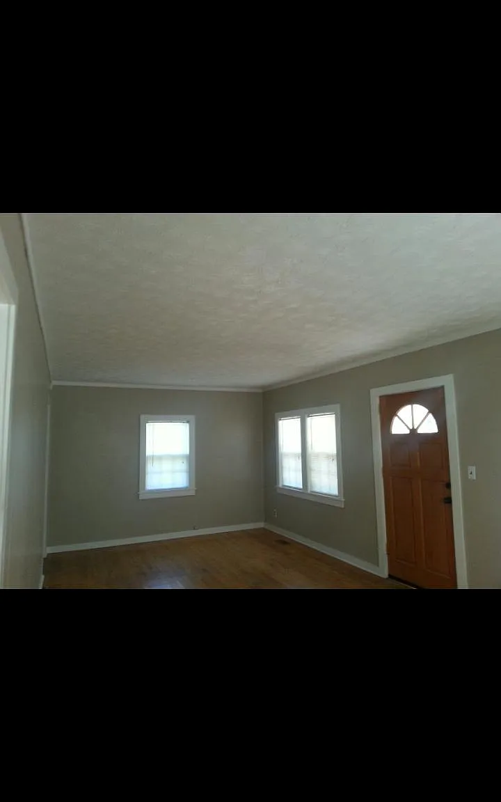 2 bed, 1008 sqft, $1,300 — Photo 2