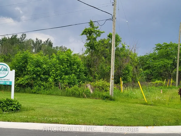 16 Chickadee Ct, Georgina, ON L0E 1N0