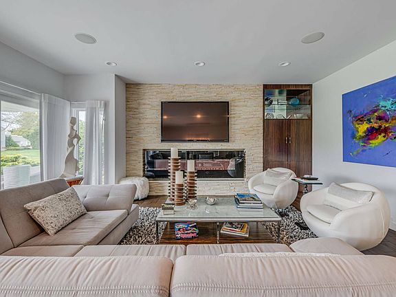 5th image of 9 Cove Point Ct
