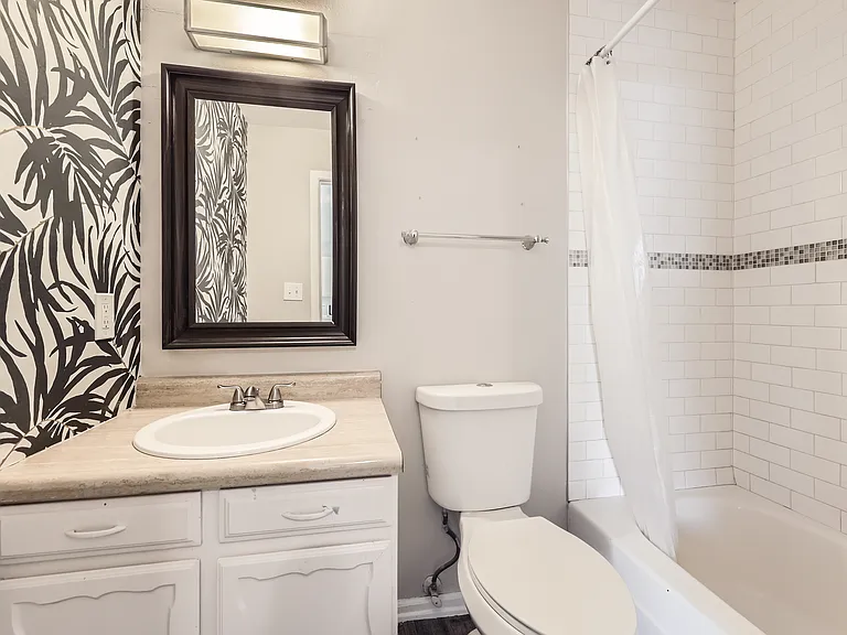 1641 Ingalls St — Photo 8