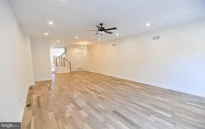 1227 Washington Blvd — Photo 2