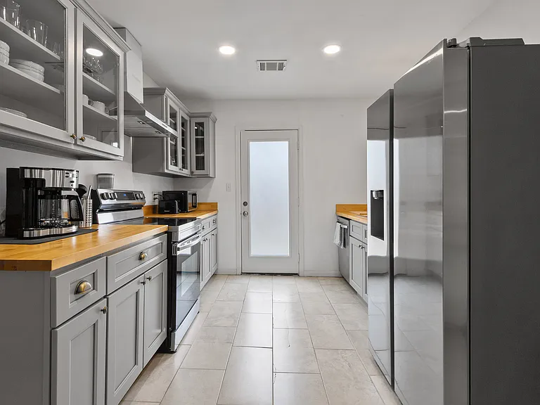 5710 Newport St — Photo 11