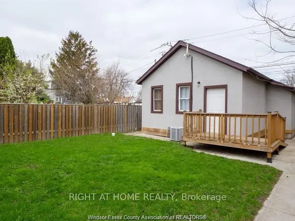 762 Aylmer Ave E, Windsor, ON N9A 1V3