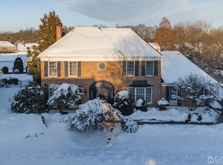 15 Adams Rd, Kendall Park, NJ 08824