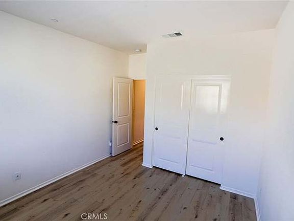 3rd image of 3275 E Midsummer Privado