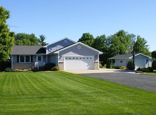 28738 Summer St, Rock Falls, IL 61071