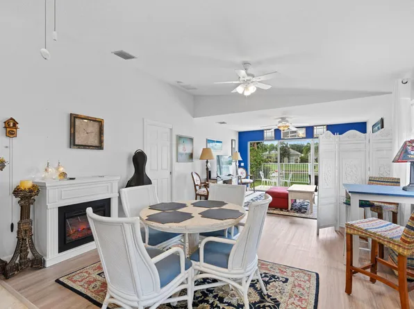 8380 Saint Johns Court, Wellington, FL 33414
