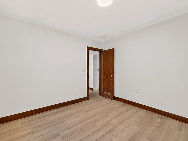 1920 11th Ave W #A — Photo 15