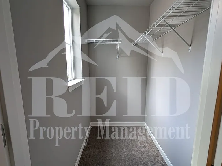 3887 Portside Dr — Photo 31