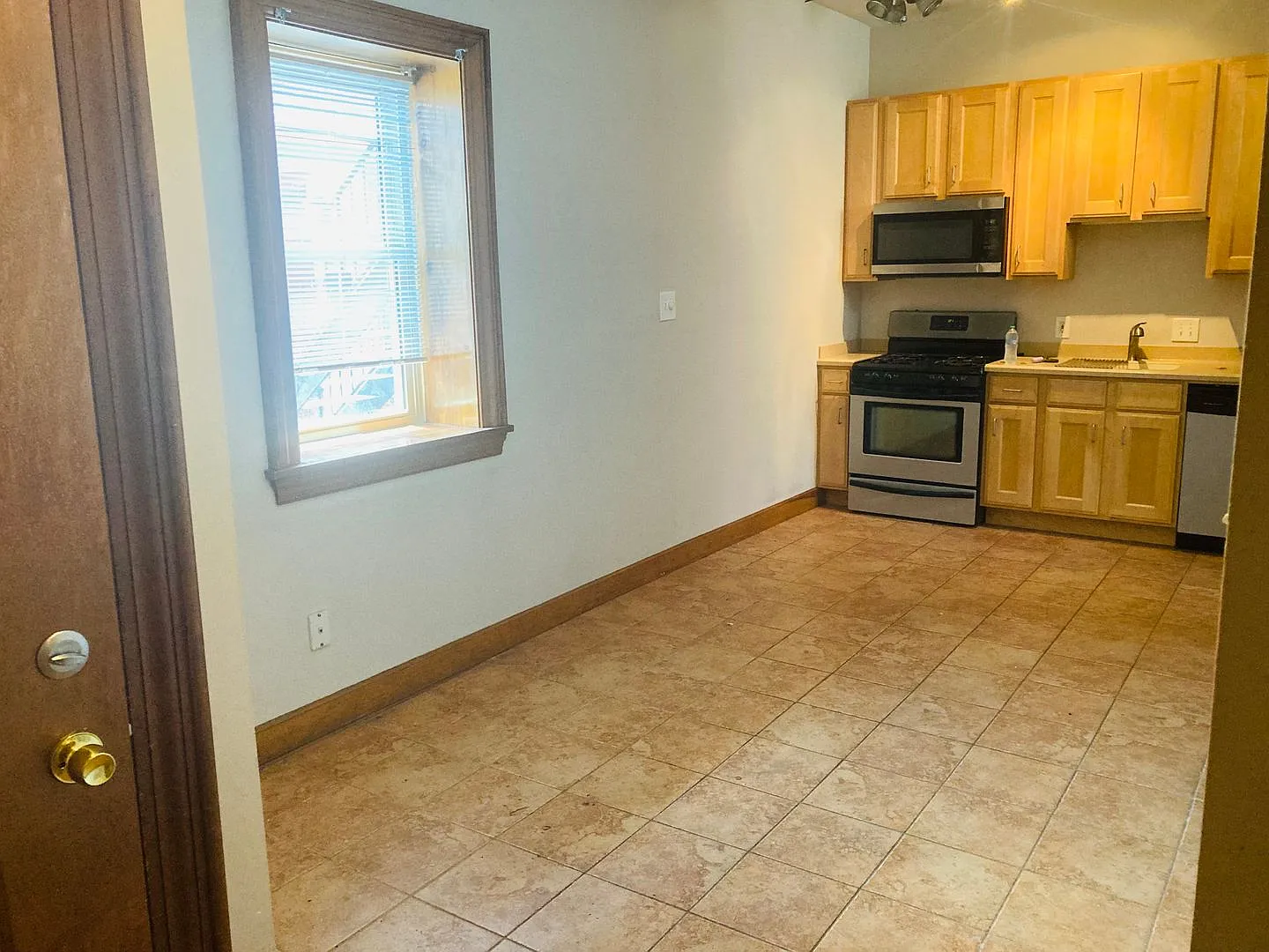 100 East North Ave — Photo 4