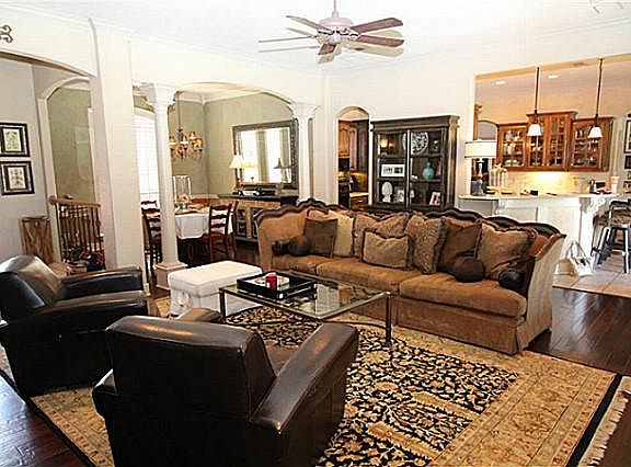 4th image of 204 Briarwood Ln