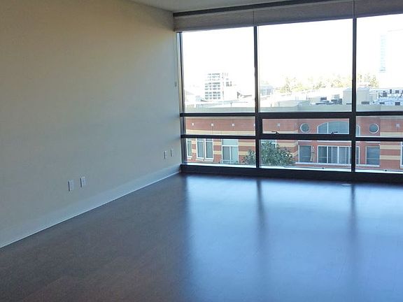 3rd image of 88 E San Fernando St #606
