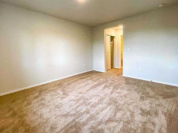 4th image of 1402 E 69th St #3-304