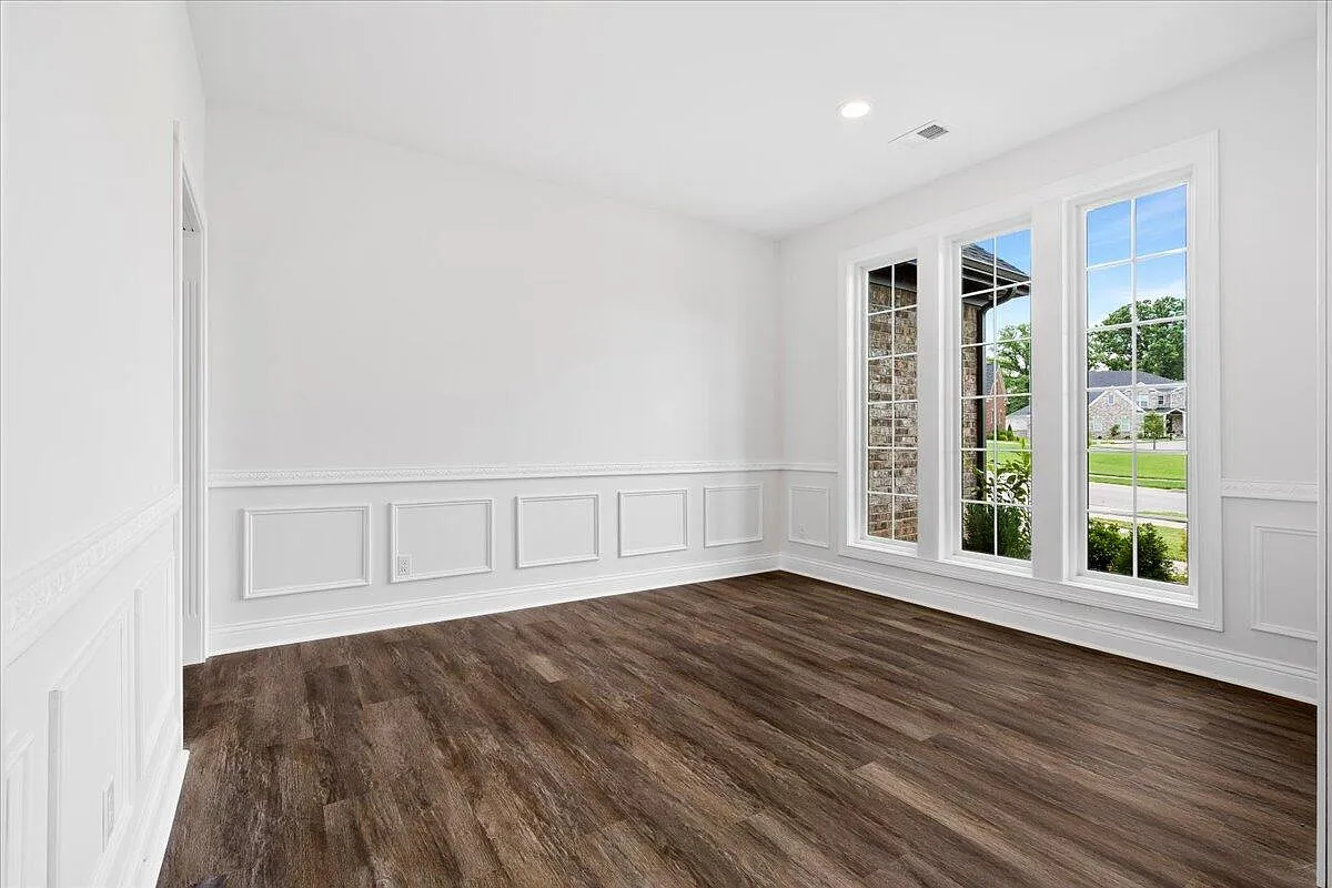 4 bed, 3.5 bath, 3210 sqft, $4,350 — Photo 4