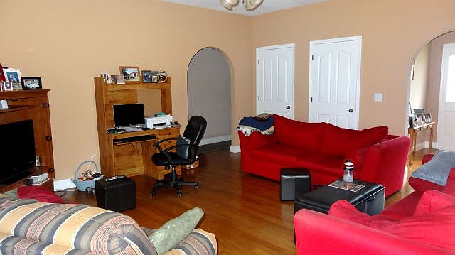 1st image of 2080 Strawberry Dr