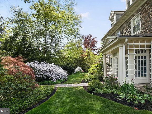 5th image of 6417 Wissahickon Ave