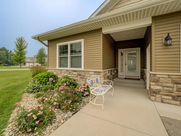 2235 Chelsea Ln, Traverse City, MI 49685