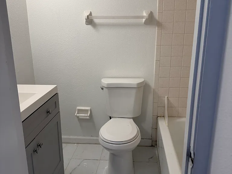 4815 W McElroy Ave #D208 — Photo 16