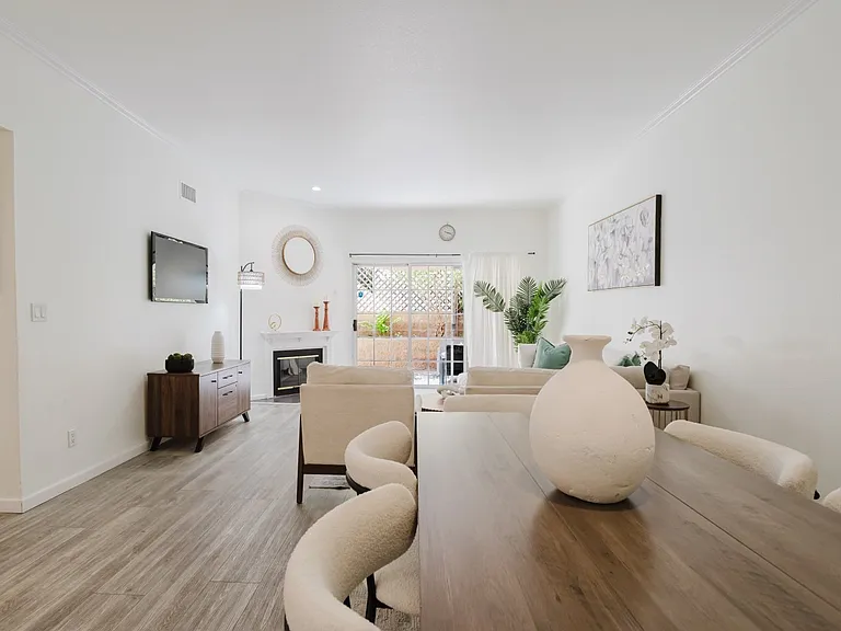 435 E Valencia Ave #105 — Photo 9