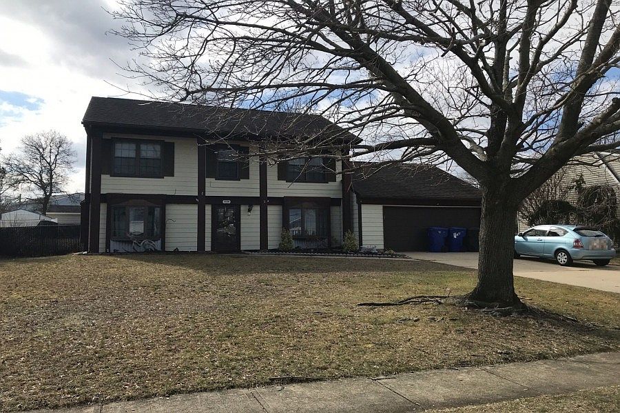 1st image of 1939 Merrimac Dr