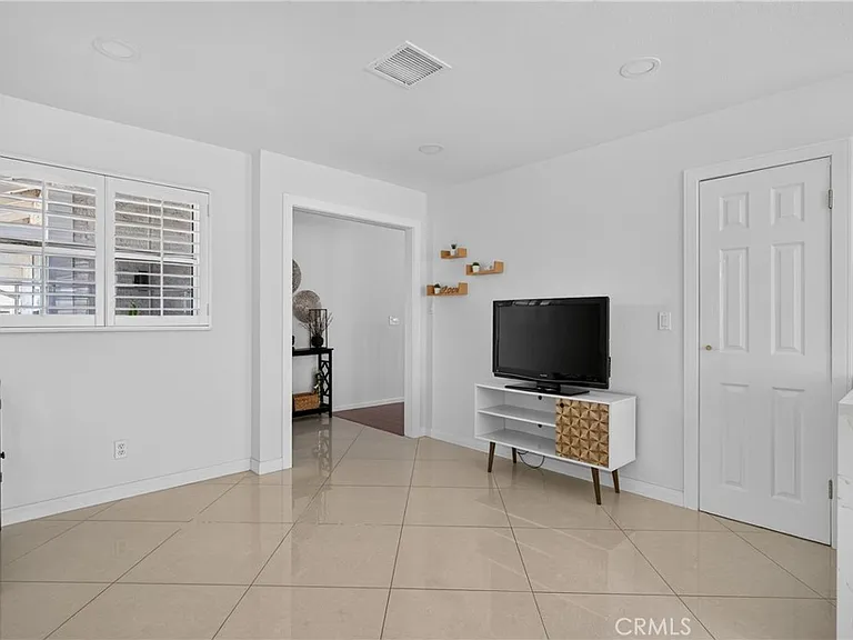 4641 Newman Ave — Photo 18