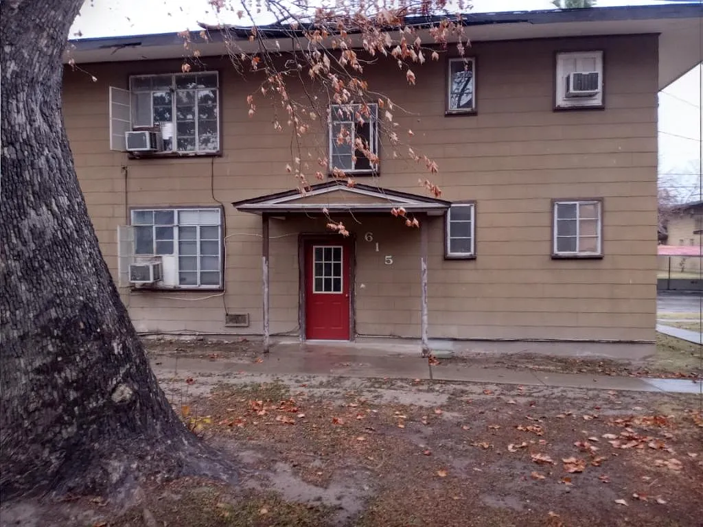 Creekside Apts - 613 3 — Photo 1