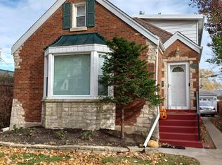 6755 N Ionia Ave, Lincolnwood, IL 60646