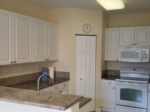 4th image of 11339 NW 72nd Ln